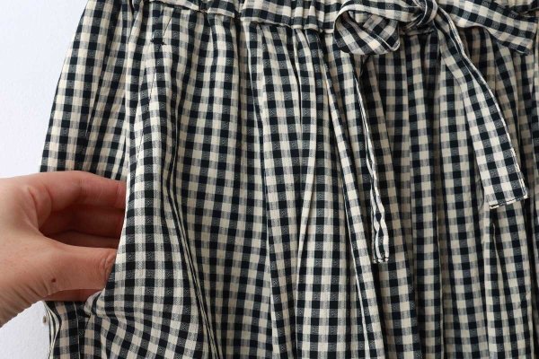 画像4: ドビーギンガム 裾フリルイージーパンツ (BK)