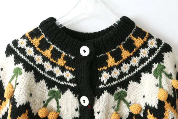 画像3: ネパールハンドニット 求心さくらんぼ刺繍カーディガン (BK)