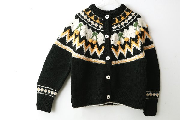 画像7: ネパールハンドニット 求心さくらんぼ刺繍カーディガン (BK)