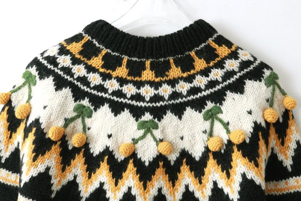 画像9: ネパールハンドニット 求心さくらんぼ刺繍カーディガン (BK)