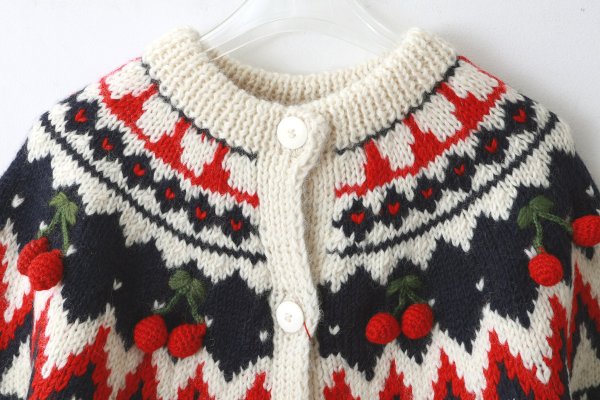 画像3: ネパールハンドニット 求心さくらんぼ刺繍カーディガン (IV)