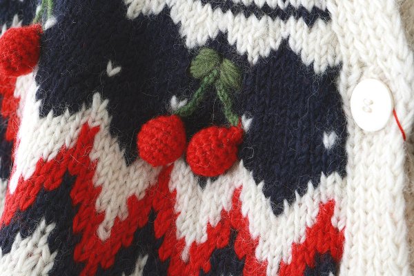画像5: ネパールハンドニット 求心さくらんぼ刺繍カーディガン (IV)