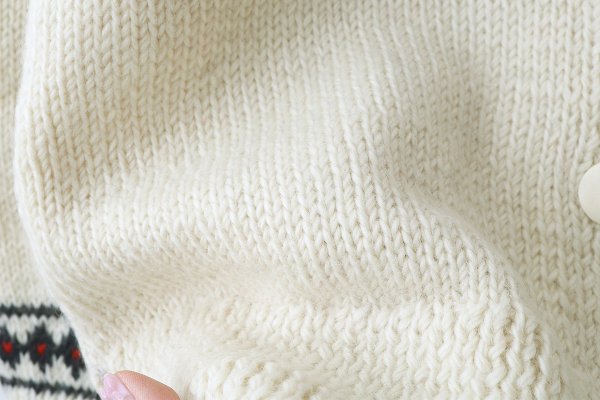 画像10: ネパールハンドニット 求心さくらんぼ刺繍カーディガン (IV)