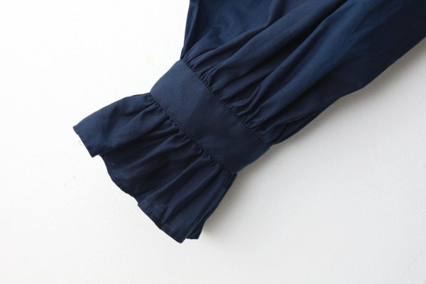 画像8: 50コーマブロード スクエア襟ギャザーブラウス (NV)