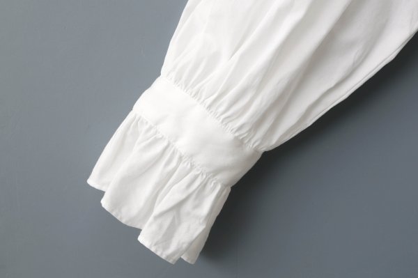 画像7: 50コーマブロード スクエア襟ギャザーブラウス (WH)