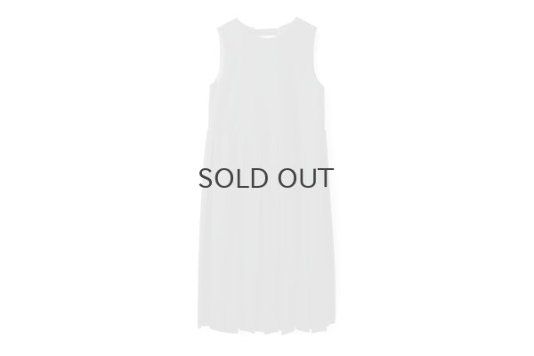 画像1:  2 / 60 サキソニー プリーツワンピース (BK)