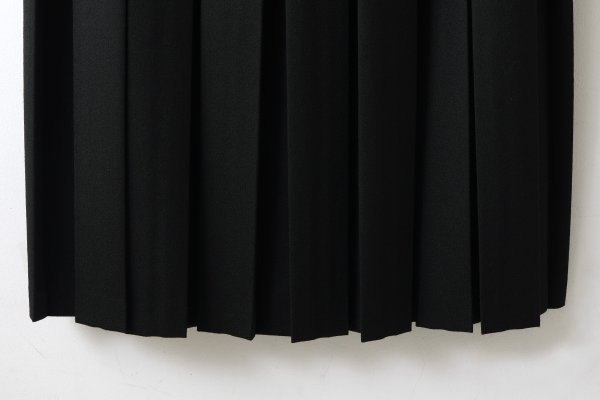 画像5:  2 / 60 サキソニー プリーツワンピース (BK)