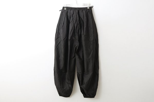 画像2: Khadi Silk Tuck Gather Balloon Pants (BK)