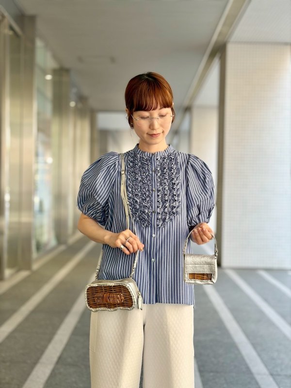 画像15: modern tuck frill volume sleeve blouse (NV×WH)