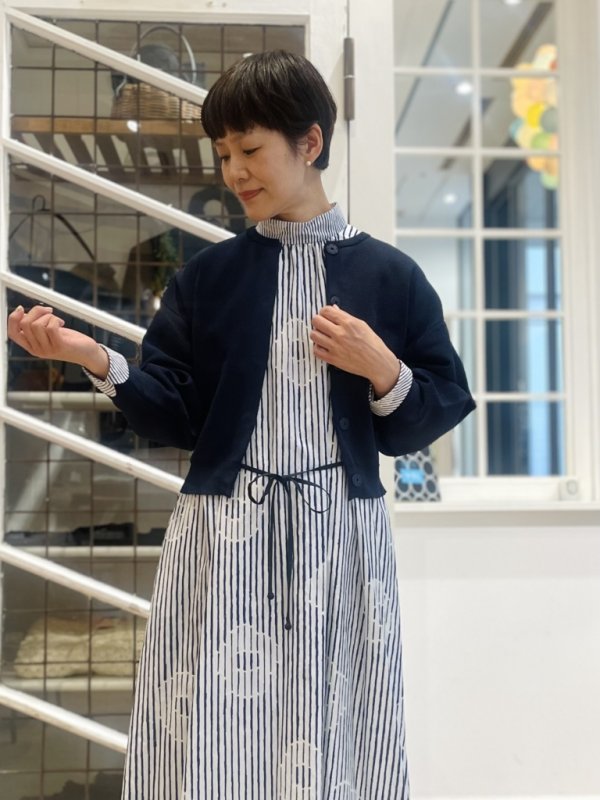 画像17: misty flower スタンドカラーギャザードレス (ADA3178:WH)