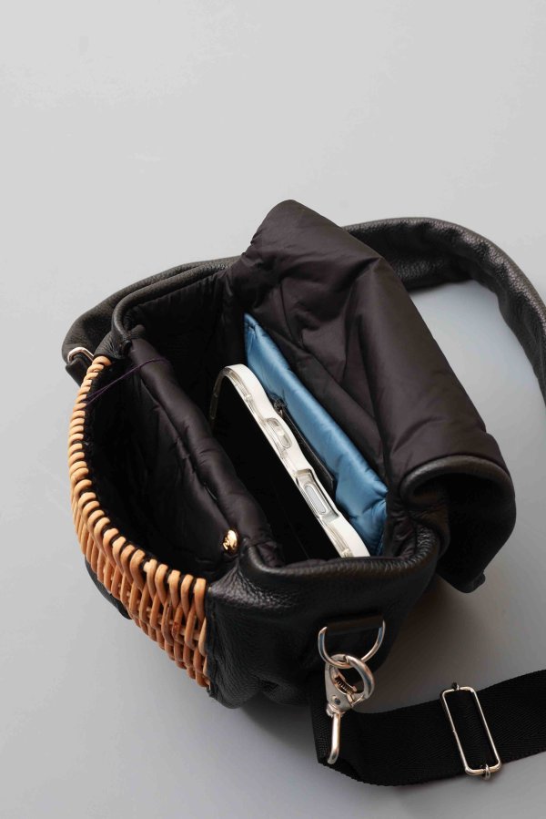 画像12: フニュシュリンク・ボディバッグS (15622:BK)