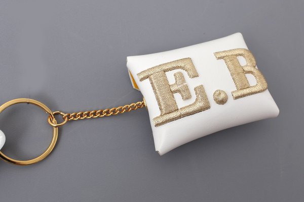 画像3: 封筒型キーホルダー レザー×刺繍 (45639:WHTG)