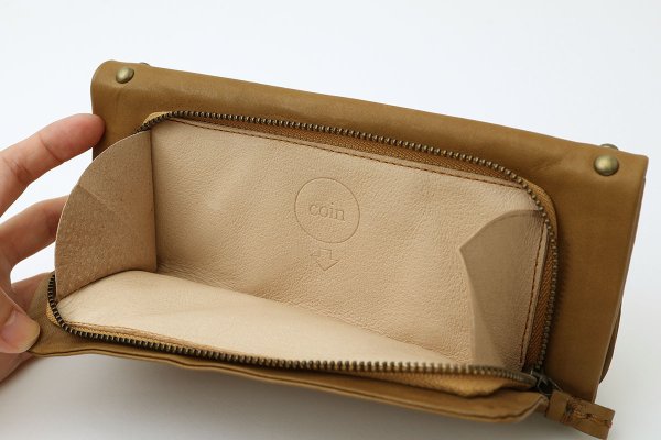 画像8: 牛ソフトレザー カシメ付き ソフト長財布 (BG)