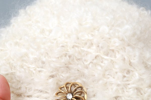 画像6: 別注!! モヘアループ ニットクロッシェ フェルトリボン付き (WH)