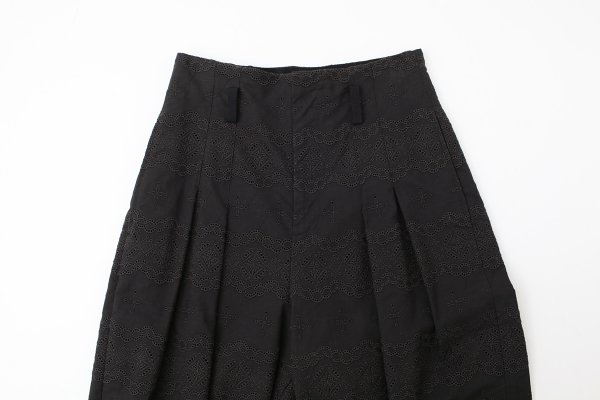 画像3: cotton scalloped embroidery pants (BK)