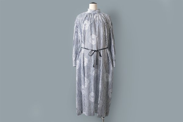 画像15: misty flower スタンドカラーギャザードレス (ADA3178:WH)