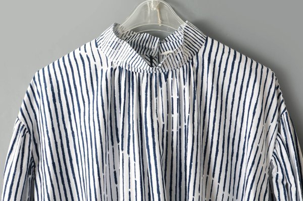 画像3: misty flower スタンドカラーギャザードレス (ADA3178:WH)