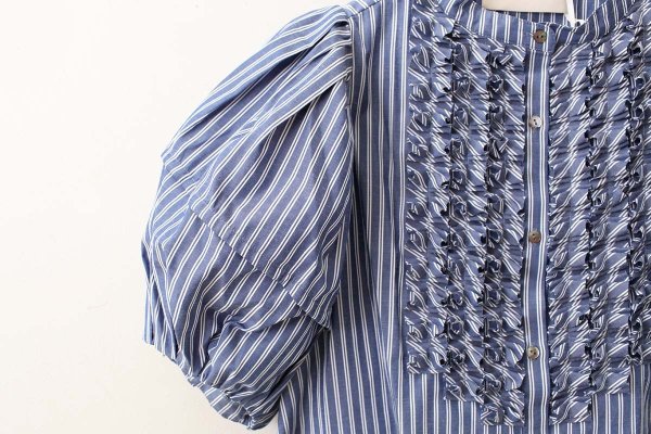 画像4: modern tuck frill volume sleeve blouse (NV×WH)