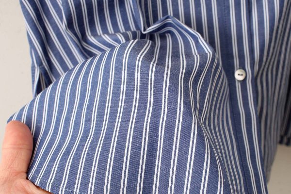 画像7: modern tuck frill volume sleeve blouse (NV×WH)