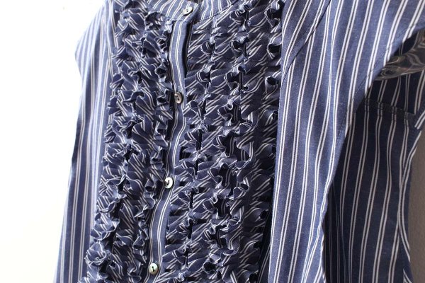 画像4: SALE‼︎ modern tuck frill flare blouse (NV×WH)
