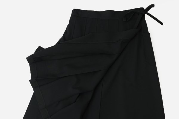 画像6: ウールギャバ後染めラッププリーツスカート (BK)