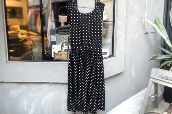 画像1: レーヨンローン水玉抜染プリント×エステルサテンエプロンワンピース (BKWH)