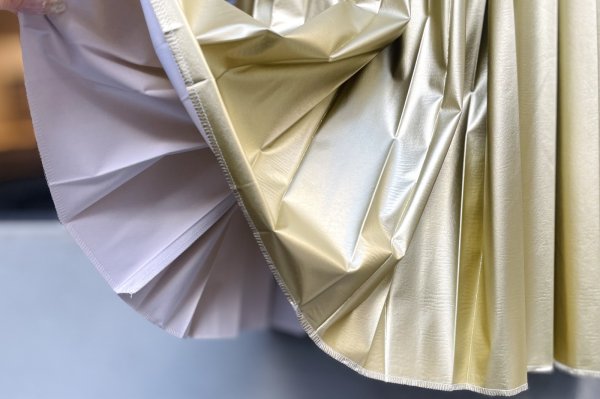 画像3: フェイクレザープリーツスカート（GD）