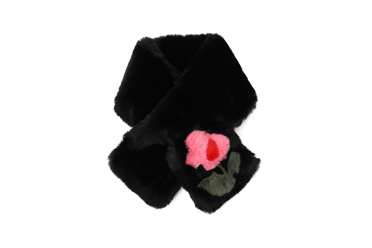 Child Woman チャイルドウーマン フェイクファー はめ込み花モチーフマフラー