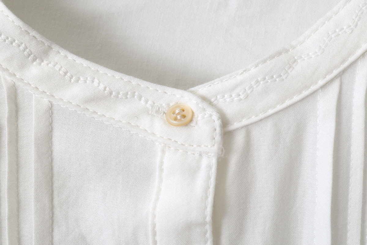 SALE 30％OFF‼︎ malle コットンツイルカットワーク刺繍 チュニックブラウス (OF)