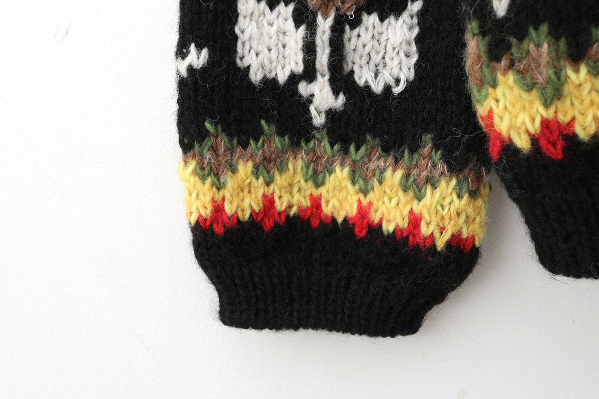 ペルー手編み 花と雪セーター (BK)