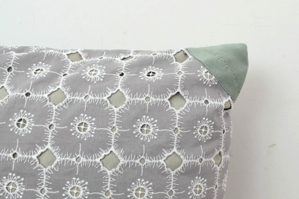 anemone square cushion L XS7926（GY）