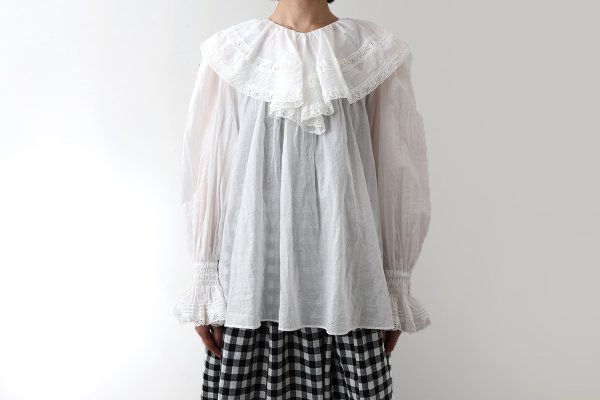 画像11: 80ボイル レースピンタックラッフルケープ衿ブラウス (WH) (11)