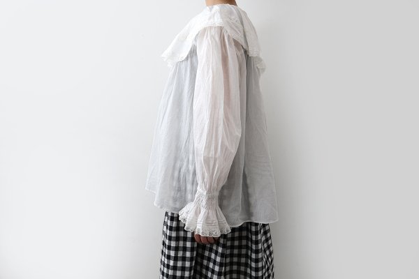 画像12: 80ボイル レースピンタックラッフルケープ衿ブラウス (WH) (12)