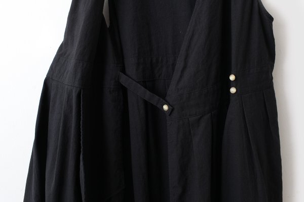 画像4: リネン / コットン ナチュラルトリプルワッシャー apron ワンピース (BK) (4)