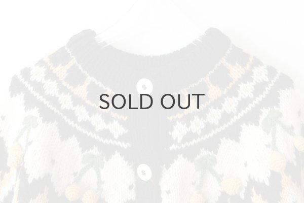 画像3: ネパールハンドニット 求心さくらんぼ刺繍カーディガン (BK) (3)