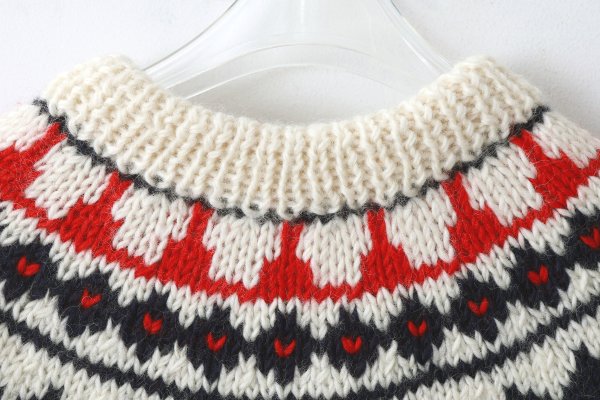 画像9: ネパールハンドニット 求心さくらんぼ刺繍カーディガン (IV) (9)