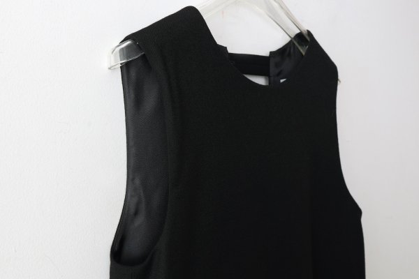 画像4:  2 / 60 サキソニー プリーツワンピース (BK) (4)