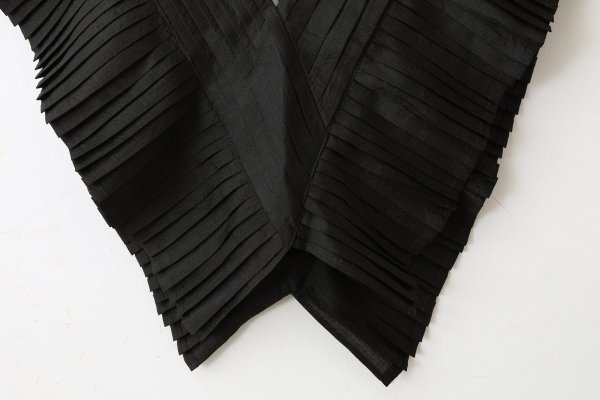 画像4: Khadi Silk Tuck Ruffle Collar (BK) (4)
