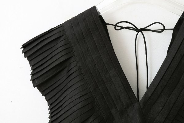 画像3: Khadi Silk Tuck Ruffle Collar (BK) (3)