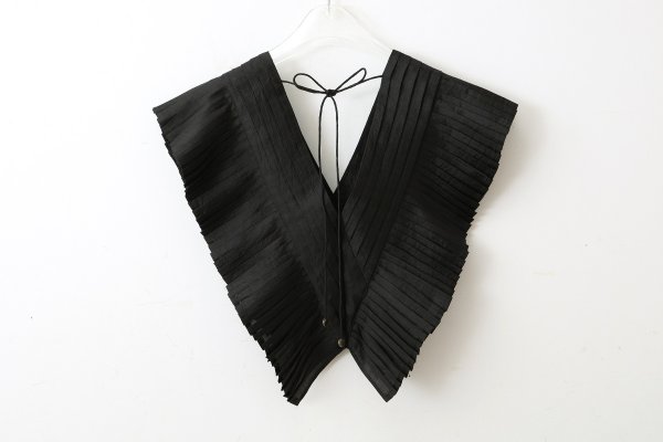 画像2: Khadi Silk Tuck Ruffle Collar (BK) (2)