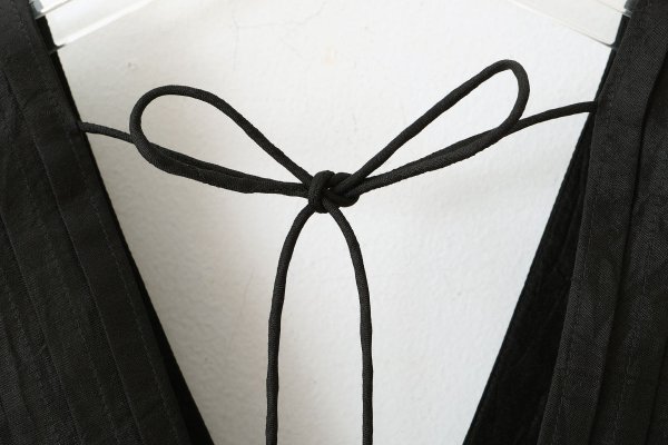 画像6: Khadi Silk Tuck Ruffle Collar (BK) (6)