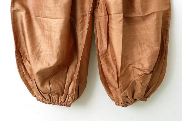 画像6: Khadi Silk Tuck Gather Balloon Pants (C.BR) (6)