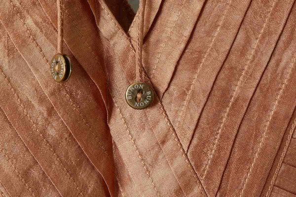 画像4: Khadi Silk Tuck Ruffle Collar (C.BR) (4)