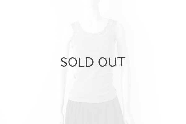 マネキン着用は、お色違いのVIOLETTAです。