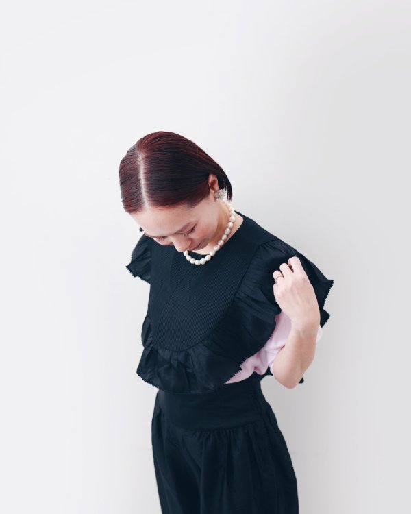 画像12: 別注!! Silk Pin Tuck RuffleCollar (BK) (12)
