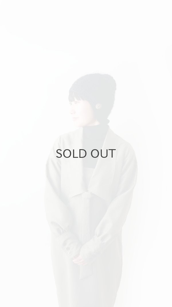 画像7: 別注!! モヘアループ 耳当て付きニットクロッシェ (BK:花型ボタン) (7)