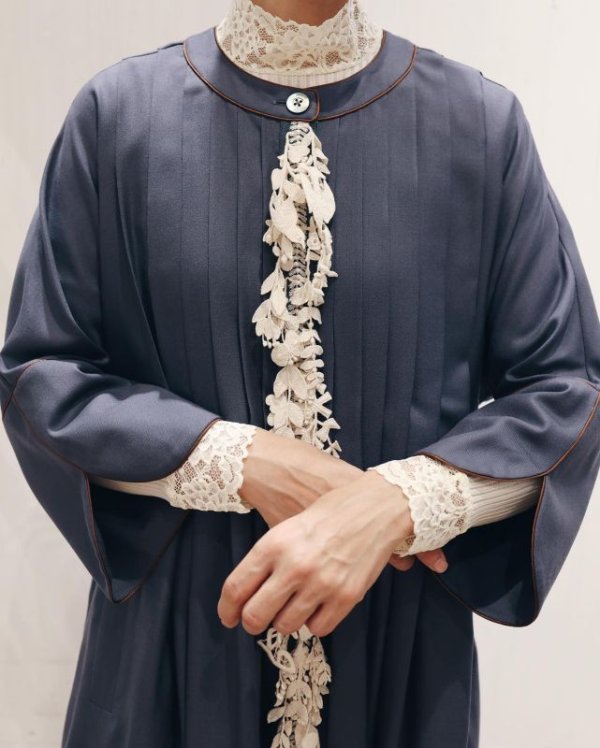 画像20: ML LUPETTO PLISSE' C/COLLO E POLSI PIZZO 304 (GRIGIO M) (20)