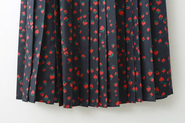 画像5: イチゴプリントプリーツスカート (NV) (5)