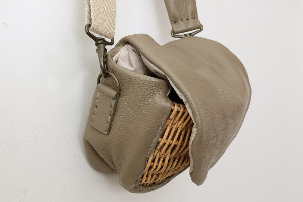 画像2: フニュシュリンク・ボディバッグS (15622:SA) (2)