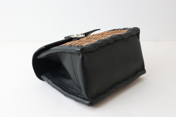 画像5: フニュシュリンク・ハンドバッグ M (BK) (5)